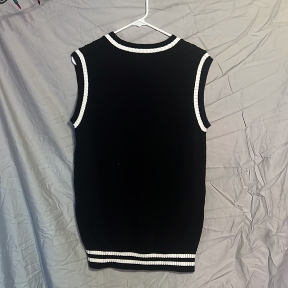 men’s sweater vest - Picture 2 of 3